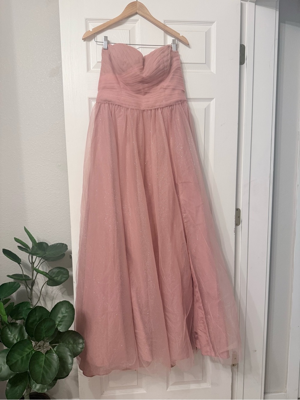 Romantic Strapless Rose Pink Tulle Gown
